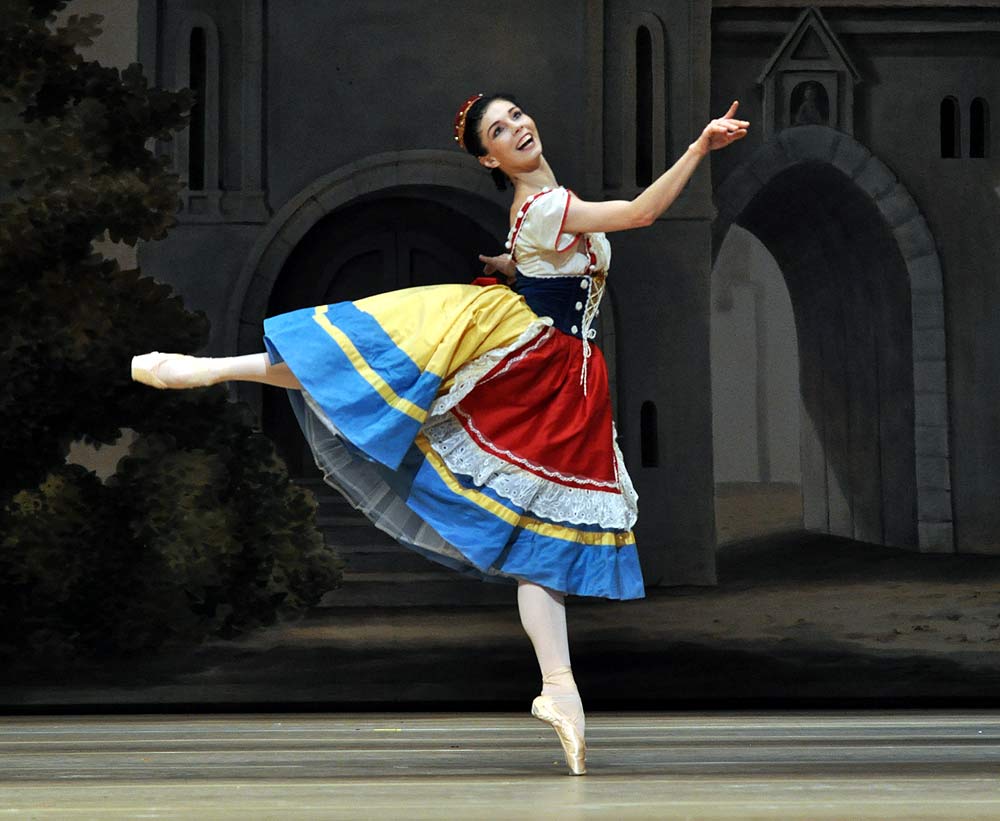 jr_coppelia_osipova_pointe_07_1000